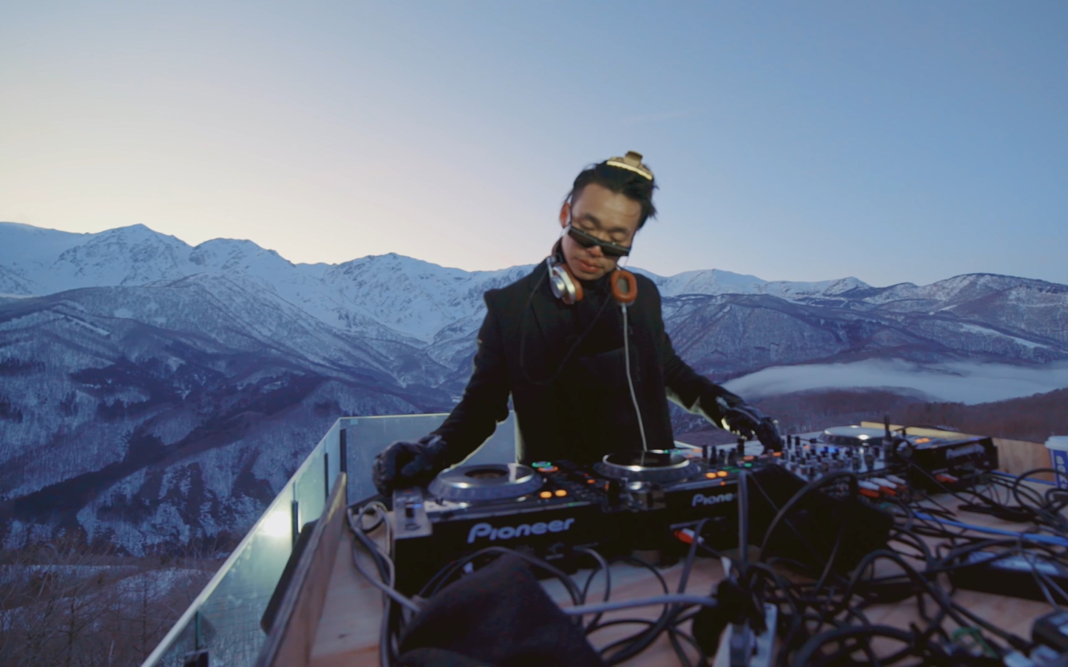 zhu 日本雪山打碟现场