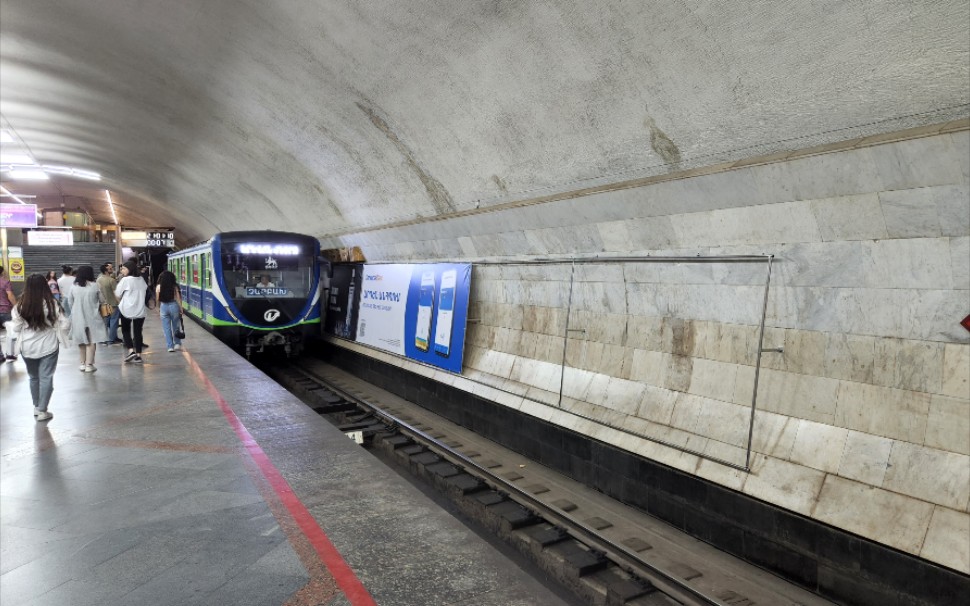 亚美尼亚埃里温地铁2号线【charbakh站-shengavit站】_哔哩哔哩_bili