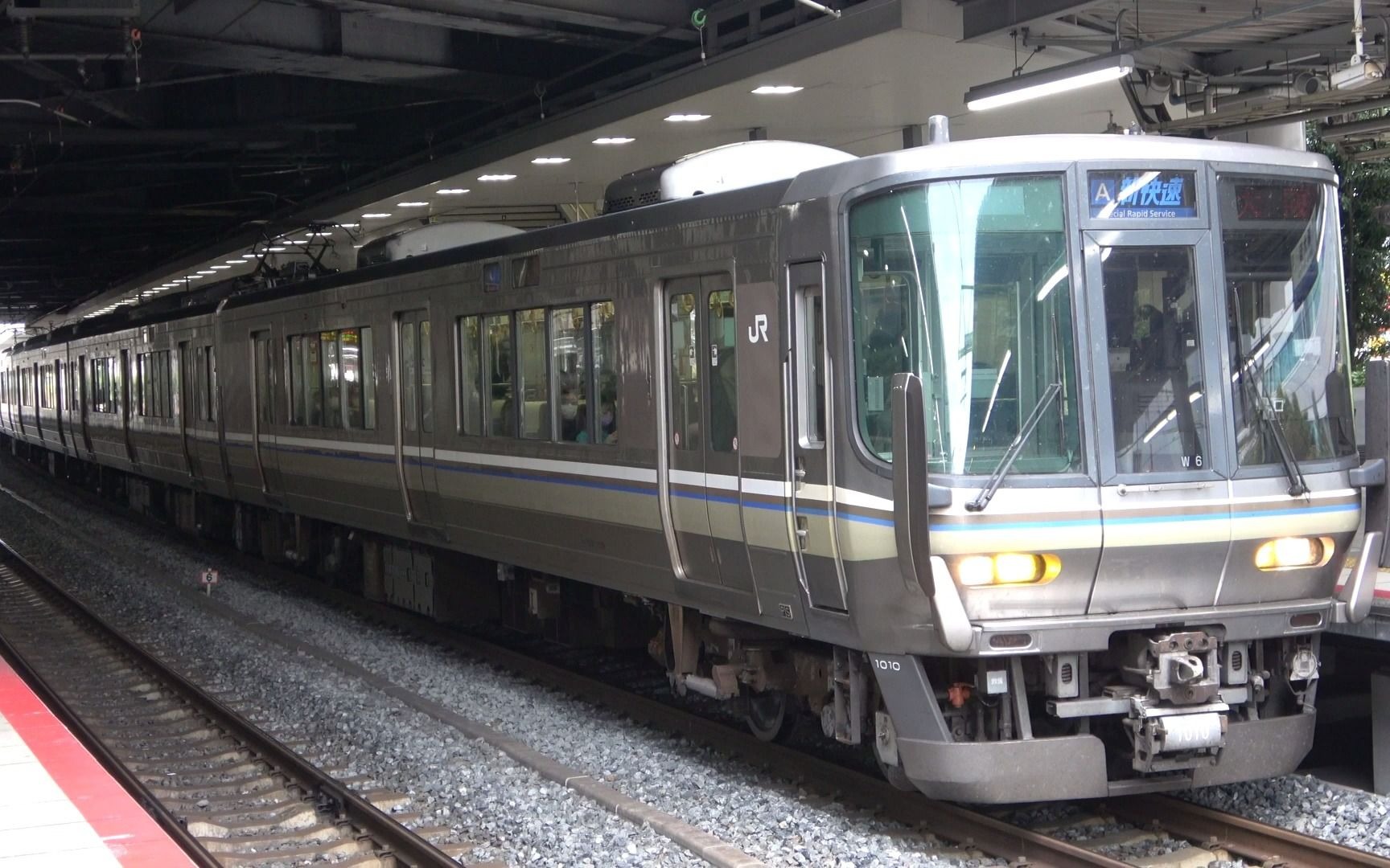 jr西日本223系1000番台新快速大阪行き 新大阪駅発車 #223系 #新快速