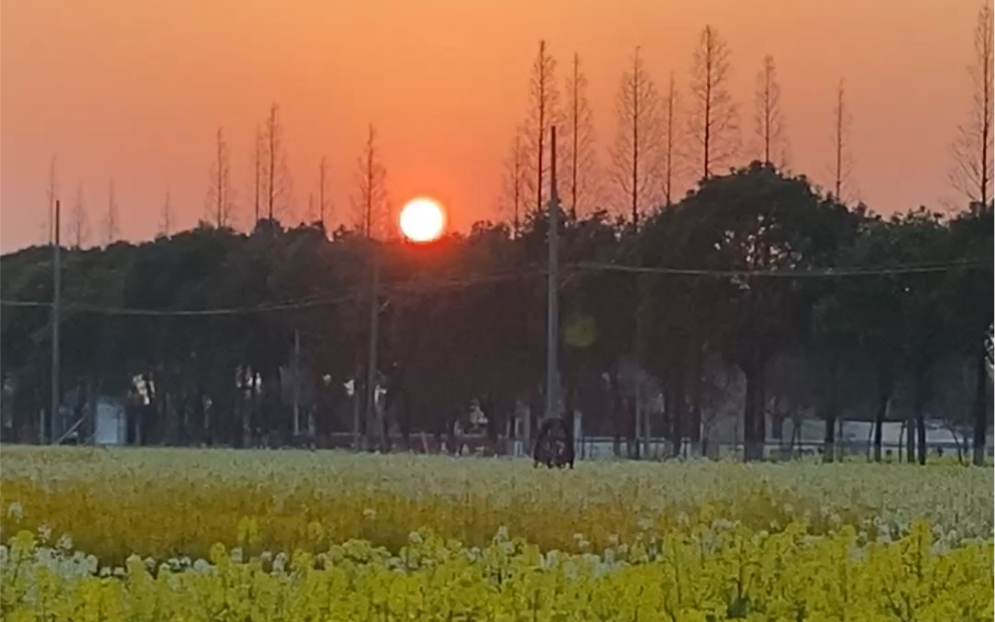 [图]太阳到山的那边要多久。听好听的歌，看最美的日落，什么时候带我回外婆家