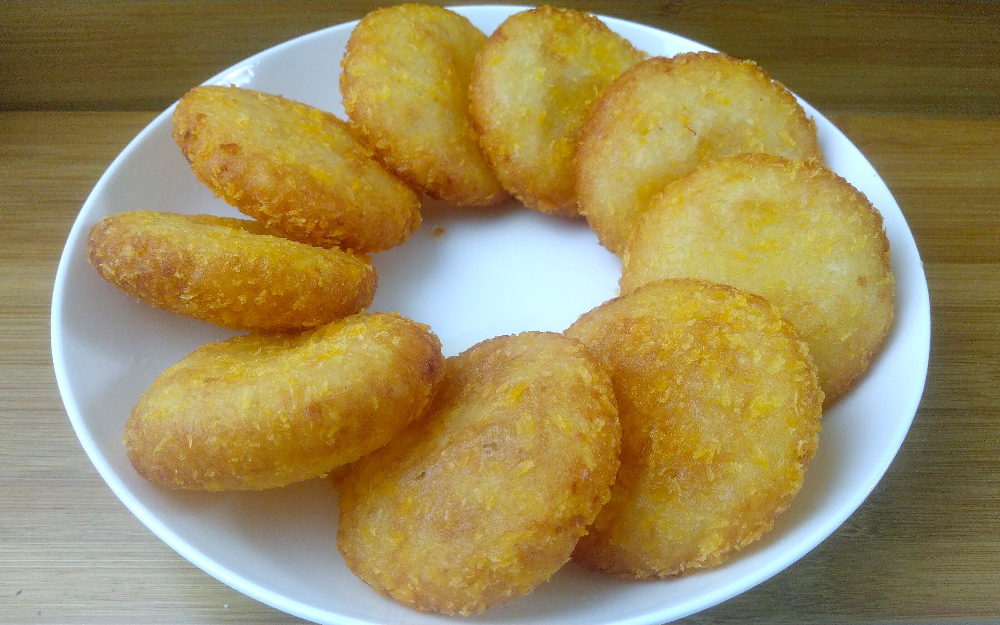 山药饼外酥里糯,香甜爽口甜而不腻,是家人最喜欢的早餐饼