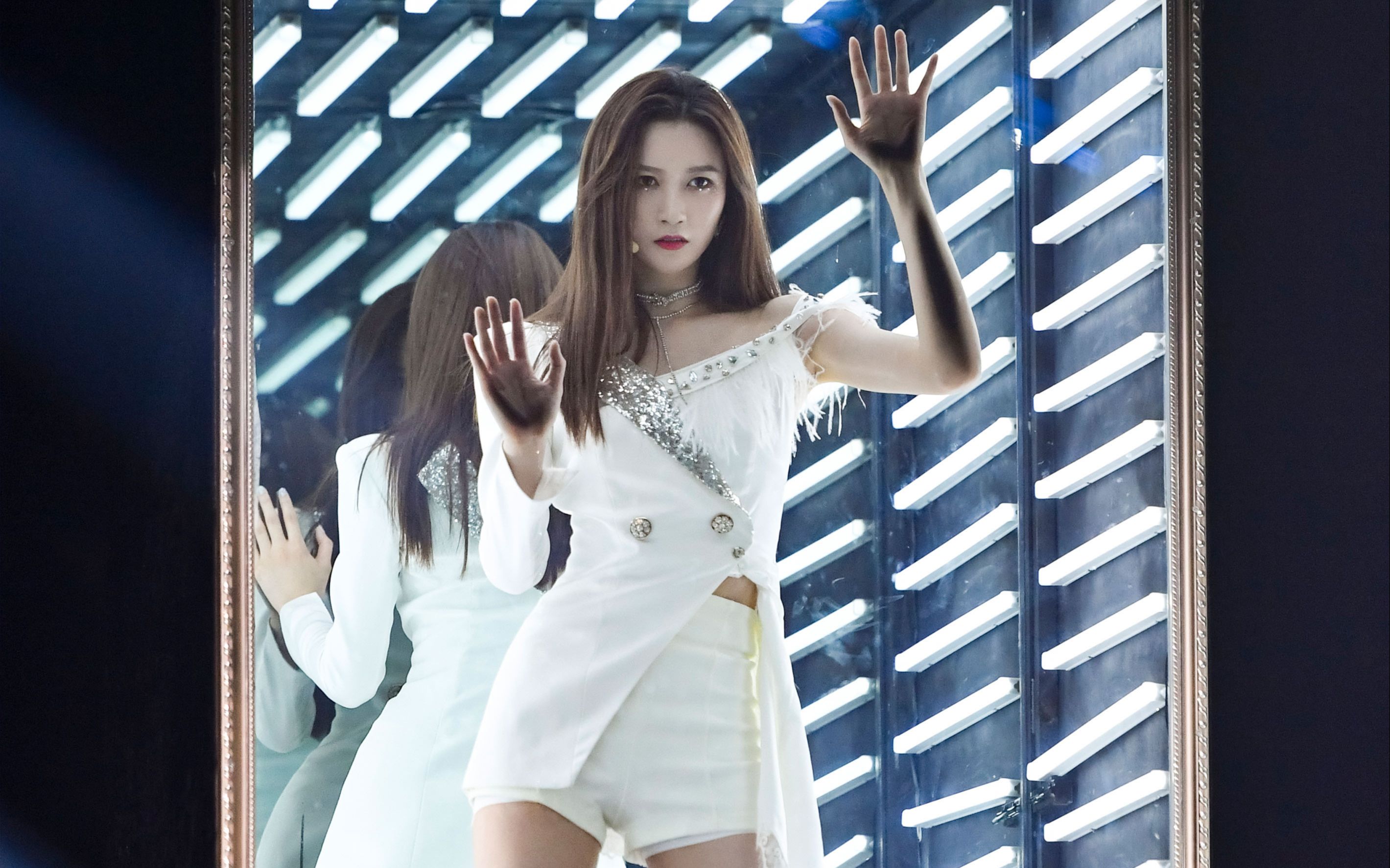 【吴哲晗】【直拍】《never surrender》这个身材比例太太太绝了 鲨到