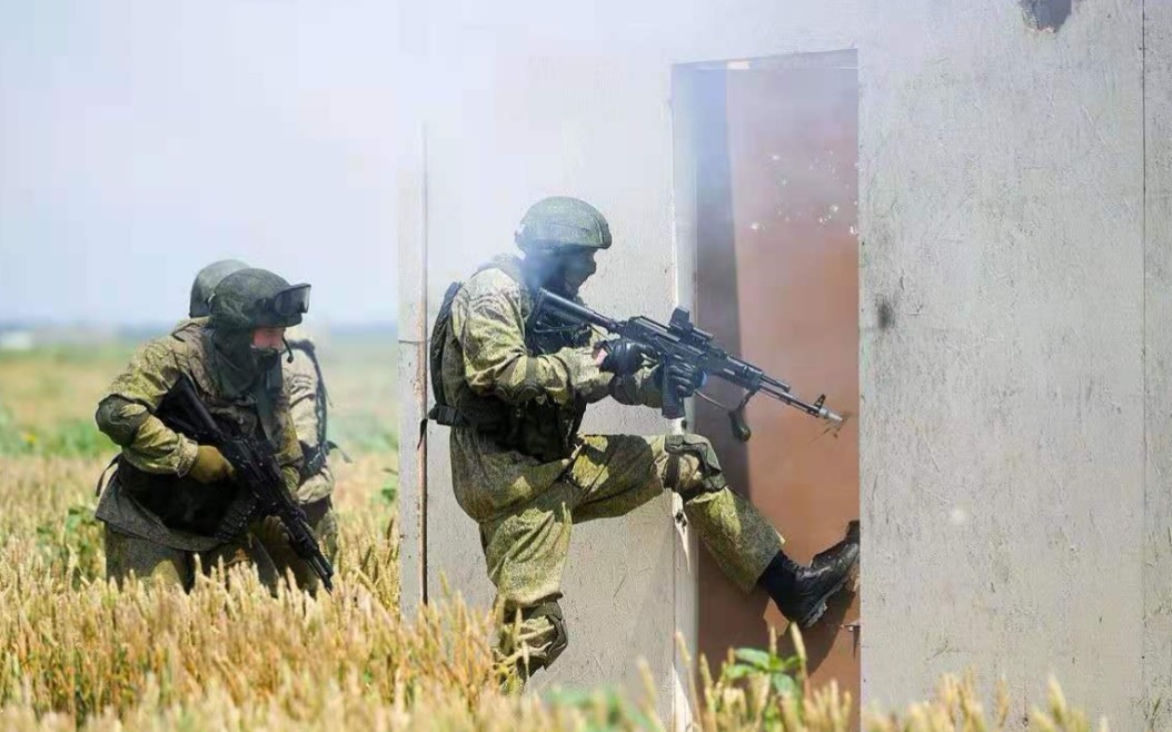 破门而入2战地双雄