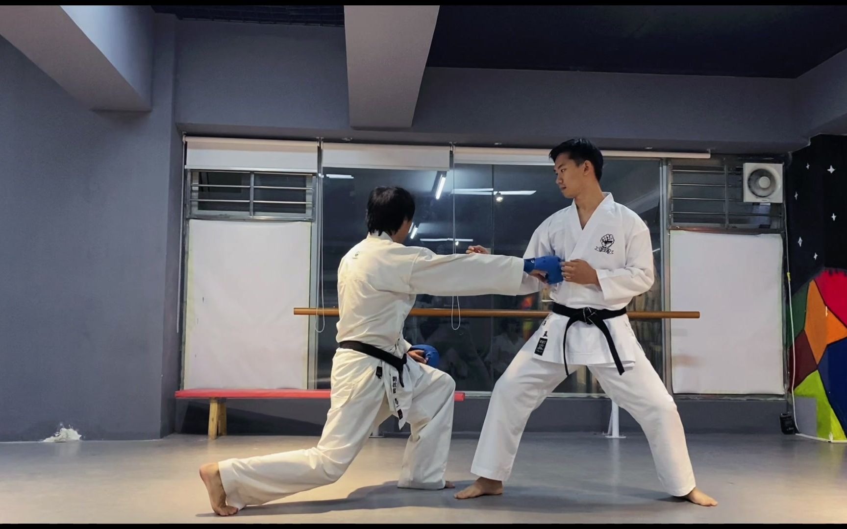 202011b反应超快,距离超远的后手直拳训练法