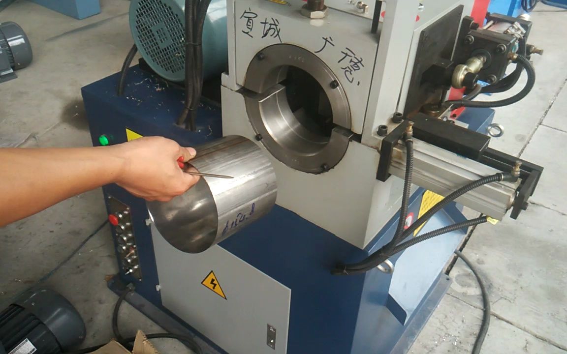 200钢管单头气动倒角机设备,180钢管一次完成倒角和内外角平面,气动