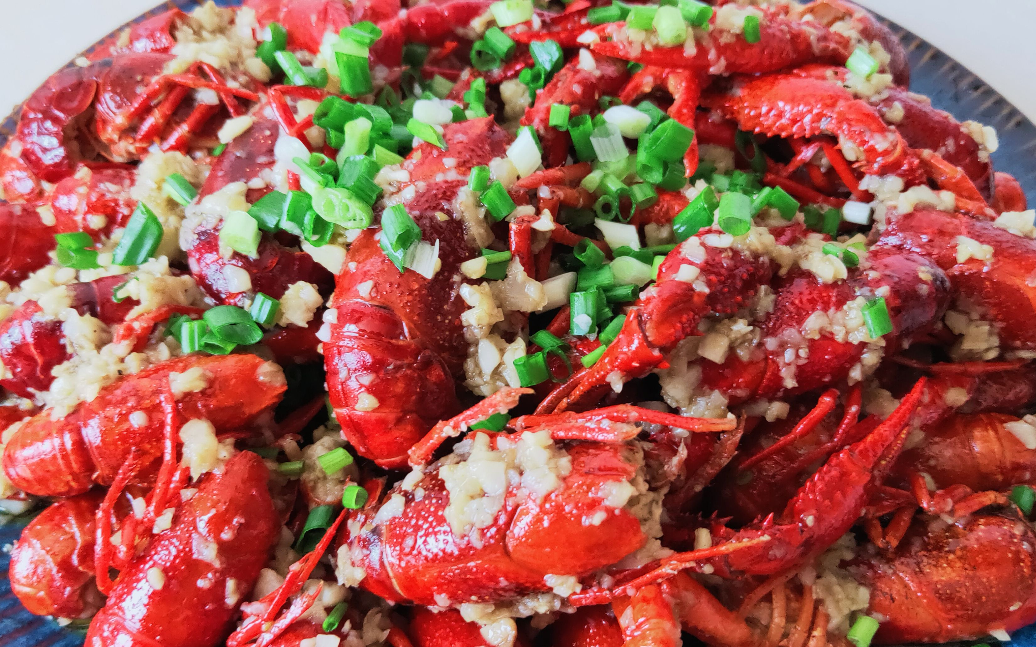 蒜蓉小龙虾夜宵摊上的爆款教你做私房商用版龙虾和蒜蓉酱配方蒜香浓郁