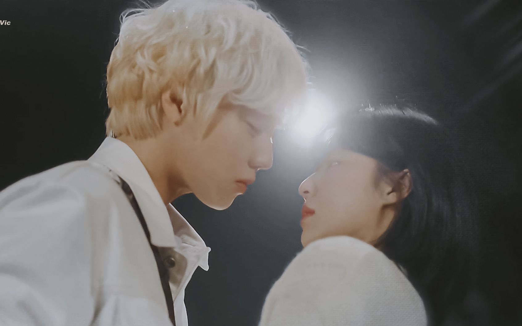 远看是蔚蓝的春天 朴志训 姜敏儿