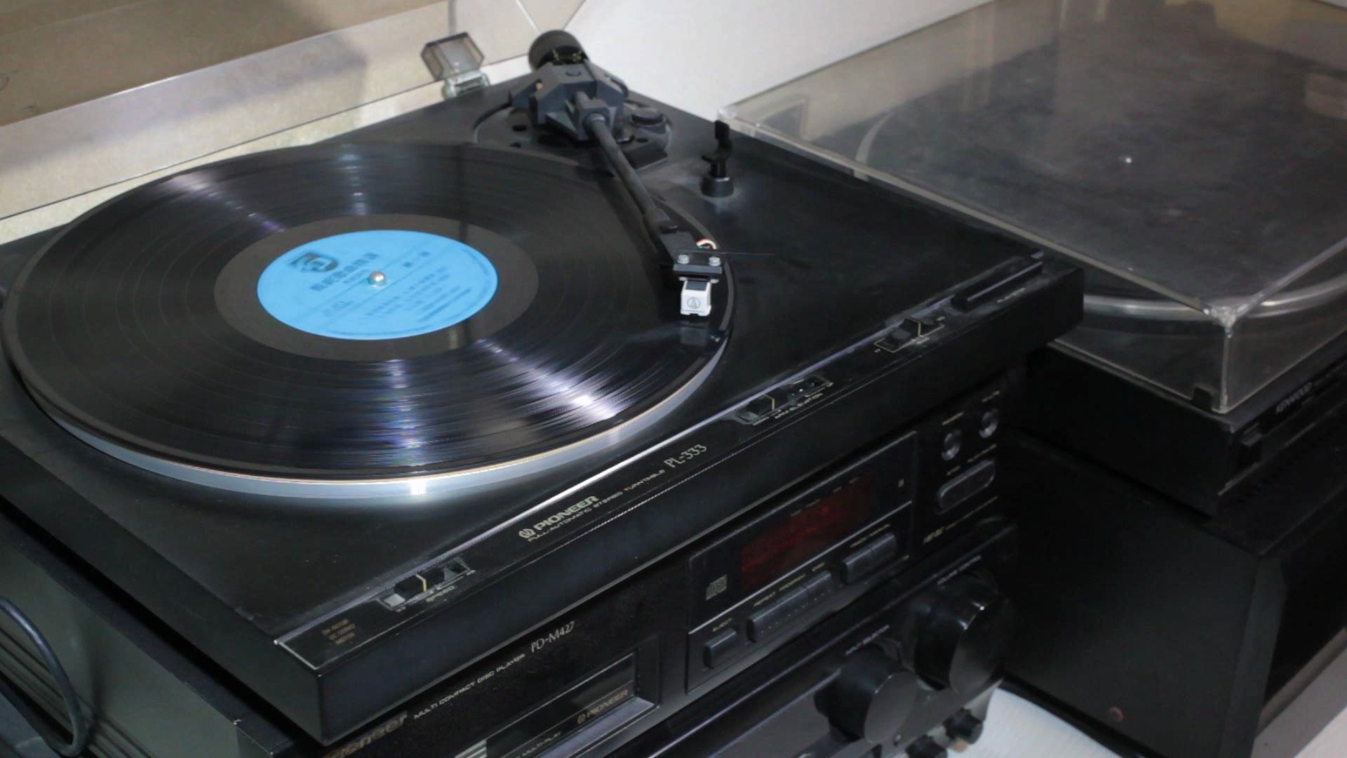 活动  老家伙就得有老家伙的样子 80年代的黑胶唱机播放80年代的黑胶