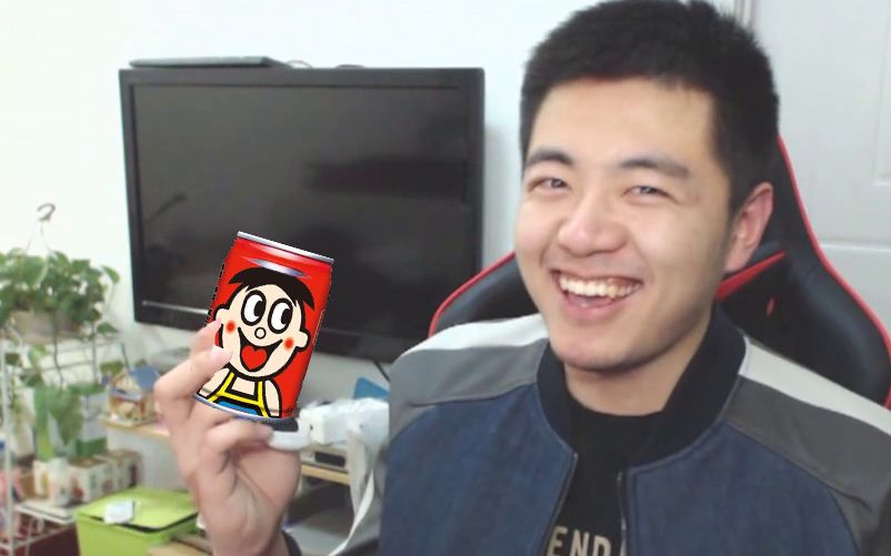 小熊flippy小熊也要吸旺仔牛奶