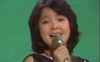 [图]邓丽君 アカシアの夢（洋槐花之梦）问自己日文版 1975.12.08 夜のヒットスタジオ【LIVE】