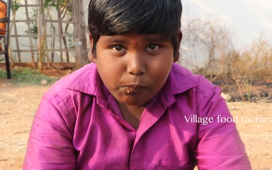 印度六爷一整只鸸鹋被做成抓饭肉多才是好鸟