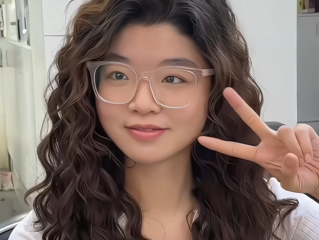 法式羊毛卷 夏天喜欢扎发的朋友 可以尝试一下哦 扎发也是很好看的
