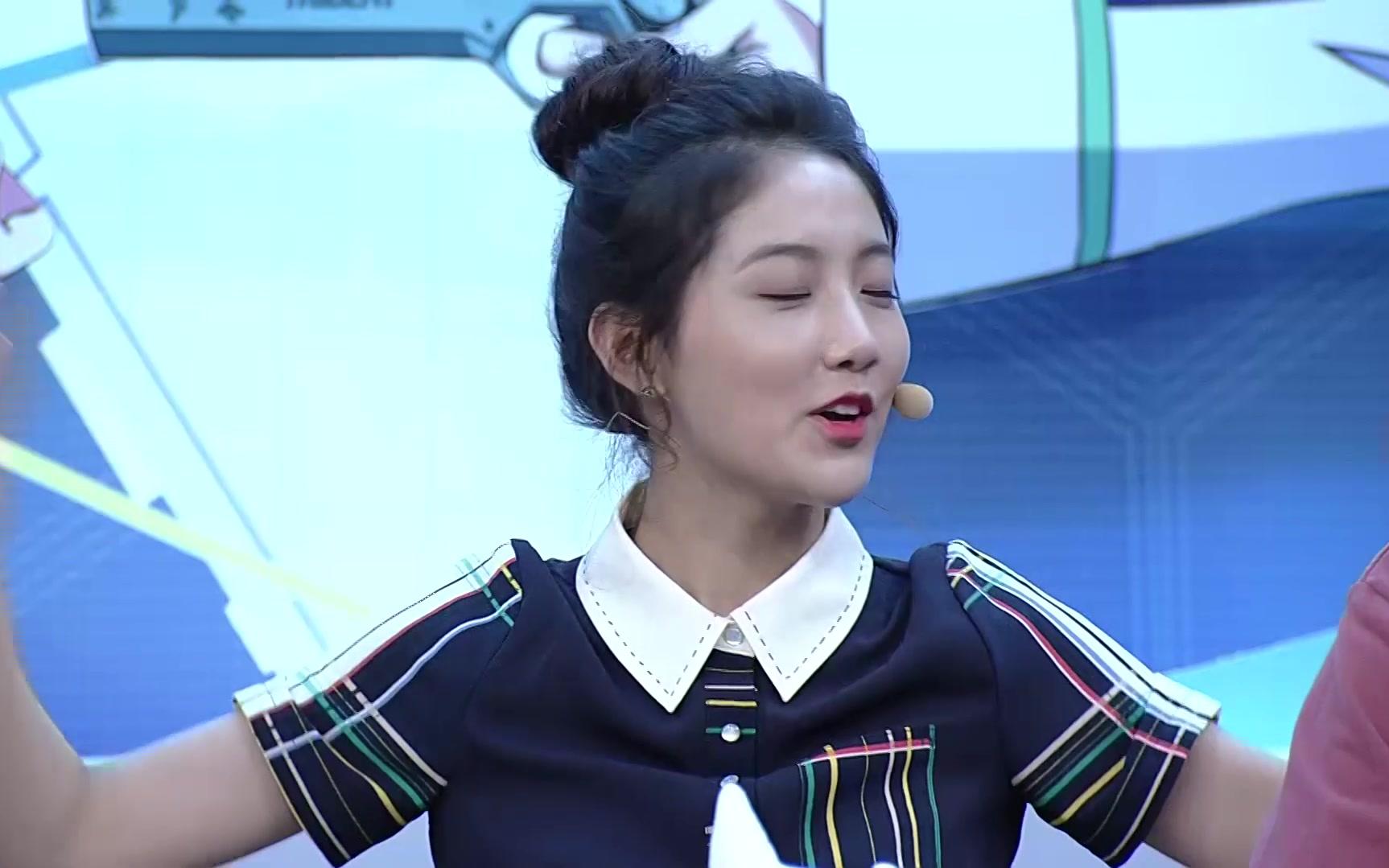 李艺彤战队屡战屡胜冯薪朵表示更享受游戏过程 发卡赢了的样子也是很