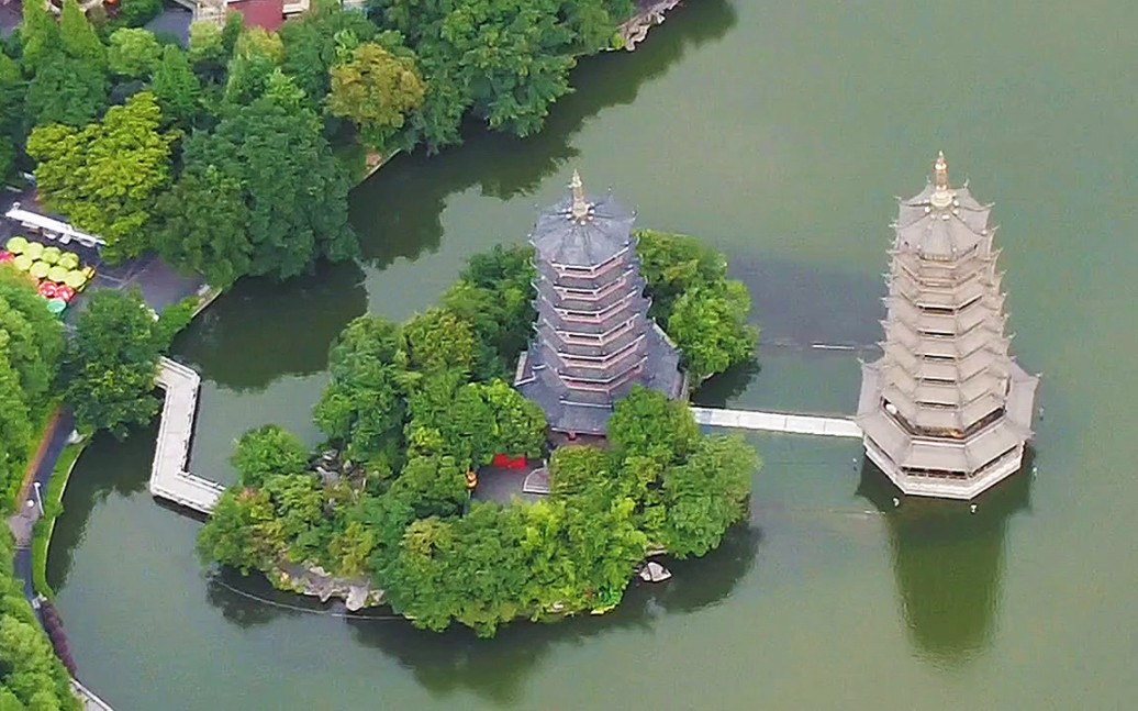 航拍美丽中国:广西桂林日月双塔公园.