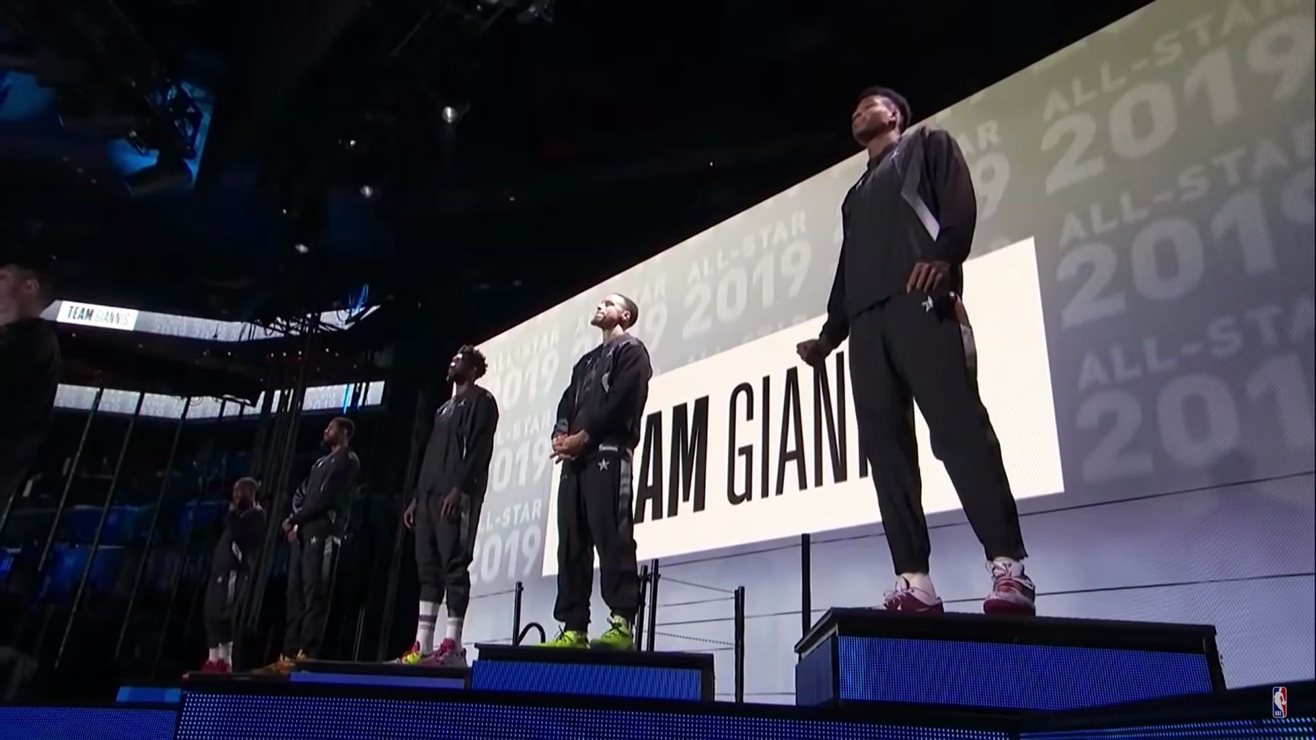 活动  2019 nba 全明星 字母哥队出场介绍