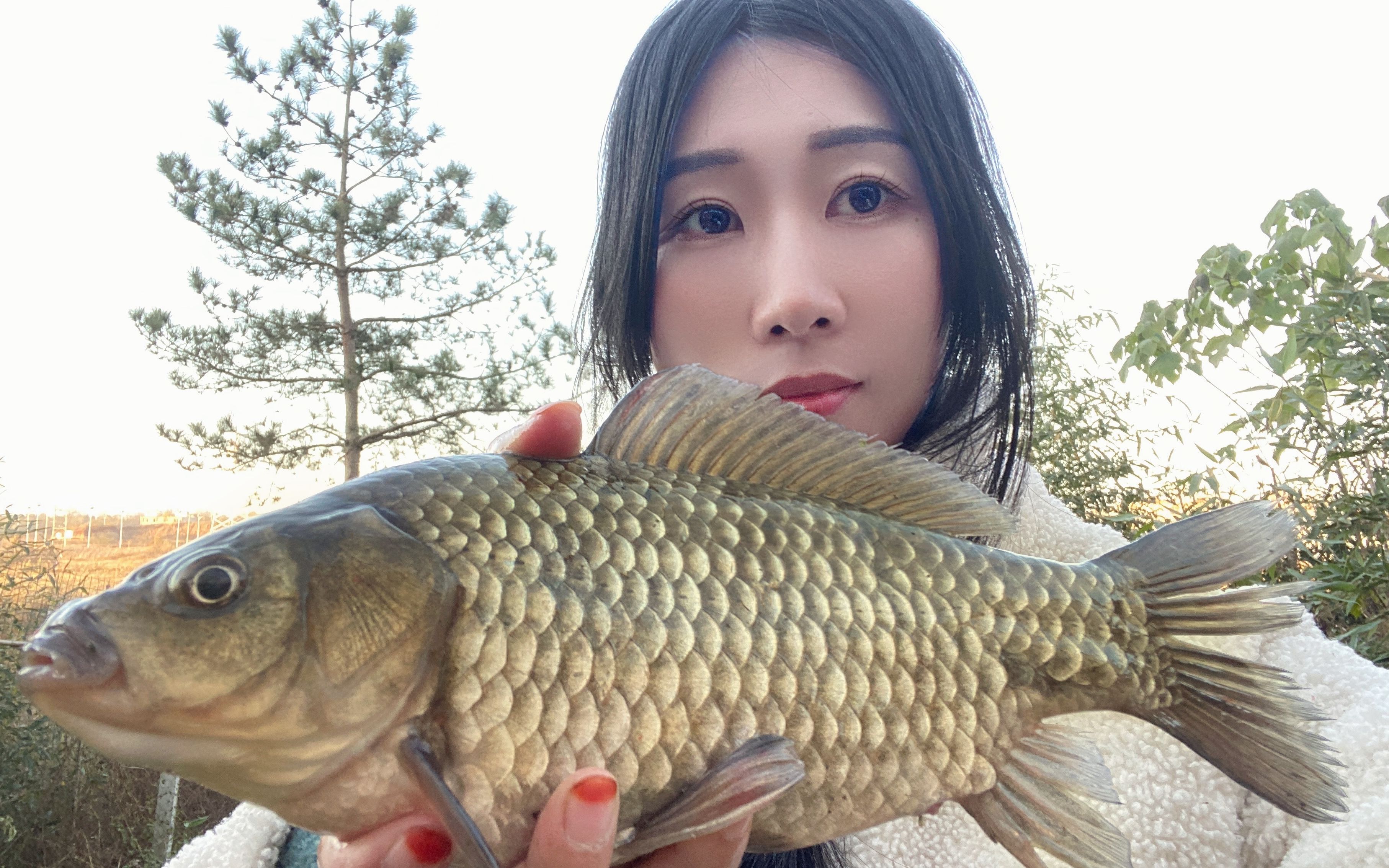 鲫鱼嘴的女人图片