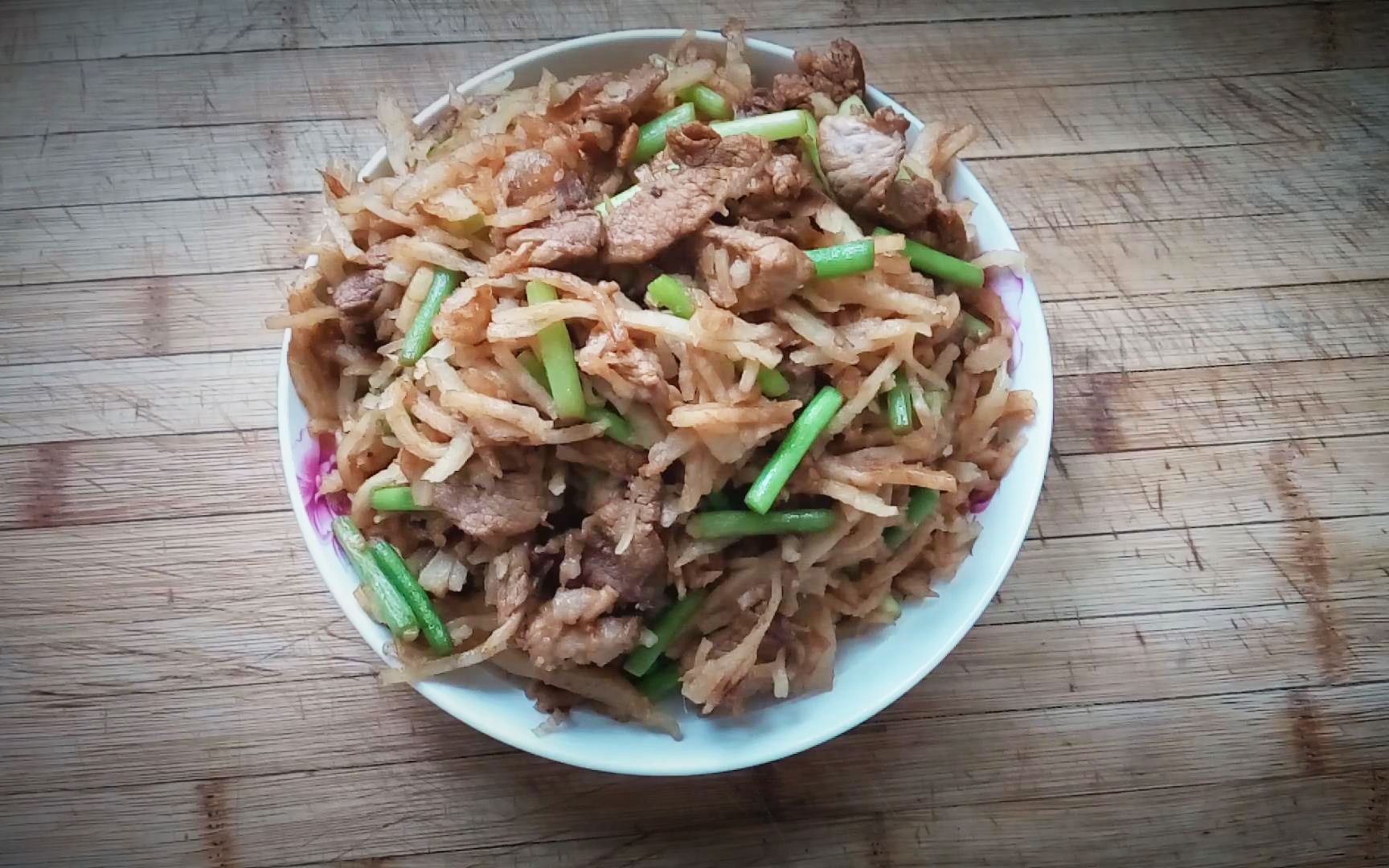 蒜薹肉炒饼(赶集小段)