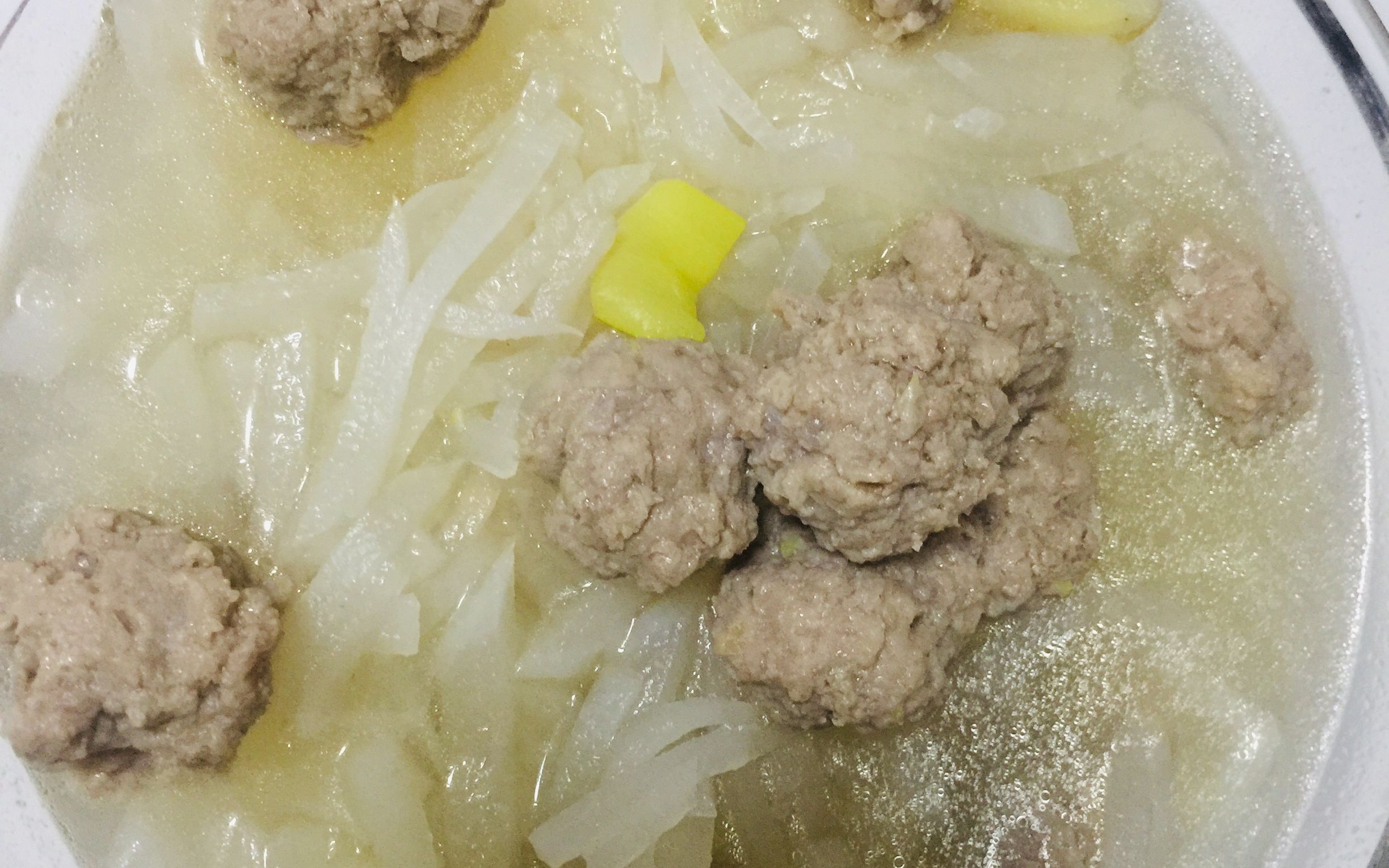 北京下雪必吃榜萝卜汆羊肉丸子汤太鲜了我用汤泡饭吃了三大碗饭