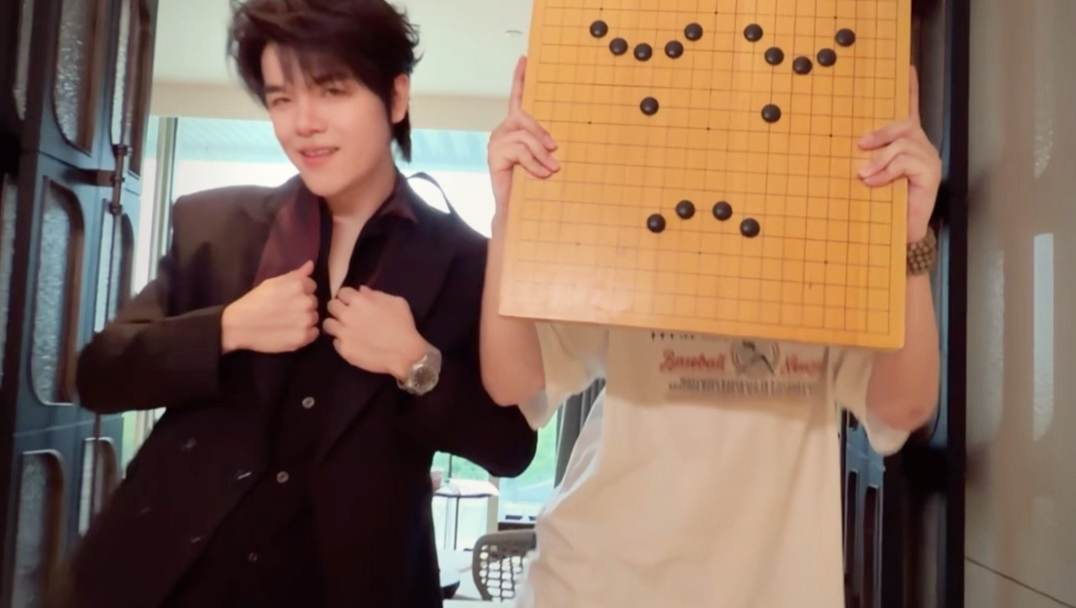 隔壁班来了个围棋酱！