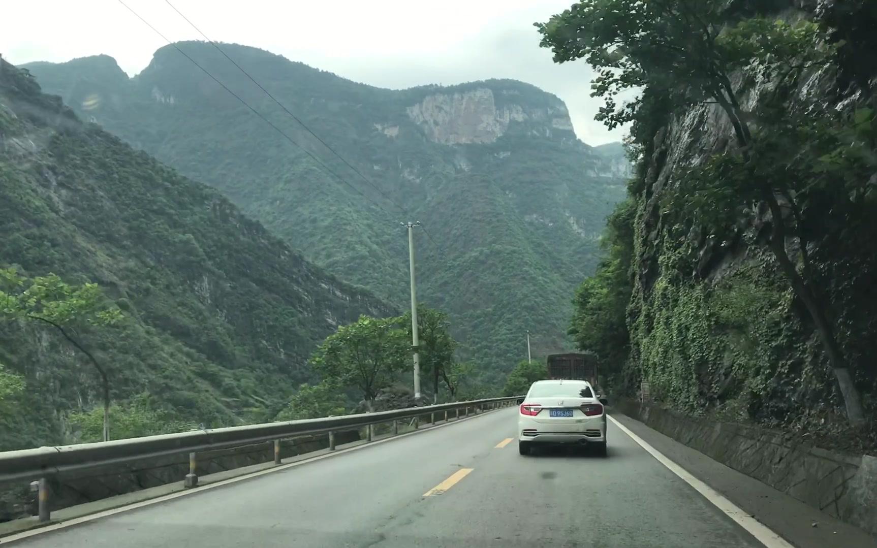 [图]去武隆天生三桥路上的风景__乌江画廊