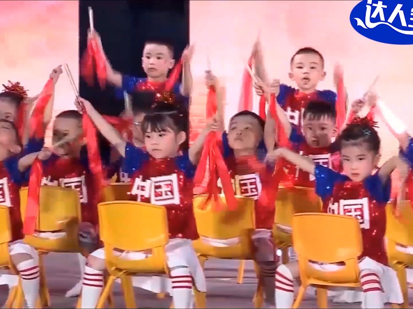 幼儿园中班《中国威武》,椅子舞蹈简单好学,节奏律动欢快哔哩哔哩bilibili