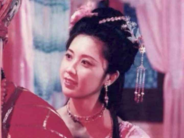 西游记1986插曲《女儿情》中英文歌词版