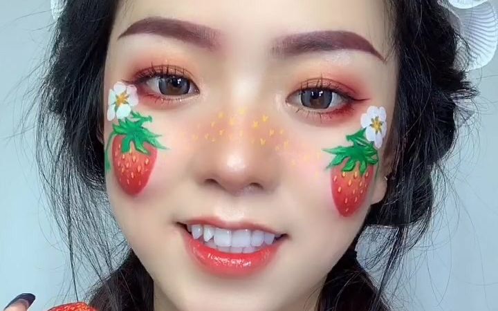 创意草莓妆 这个妆如果火了 是不是会有个同样的特效出来_哔哩哔哩