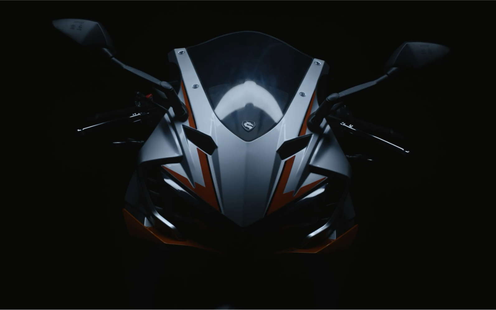 3月30日,中量级仿赛#赛科龙rc401发布