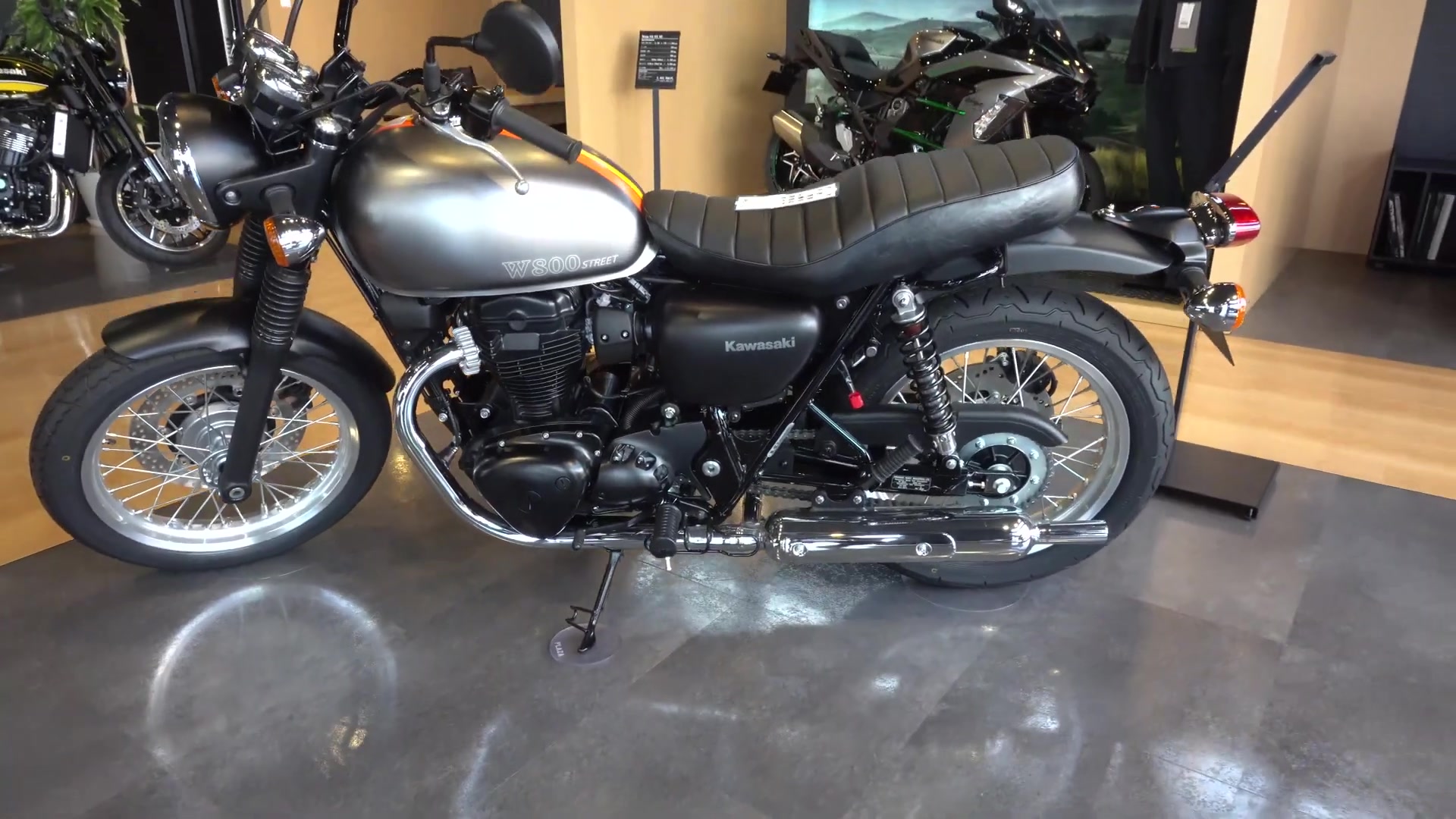 2021川崎w800黑灰配色