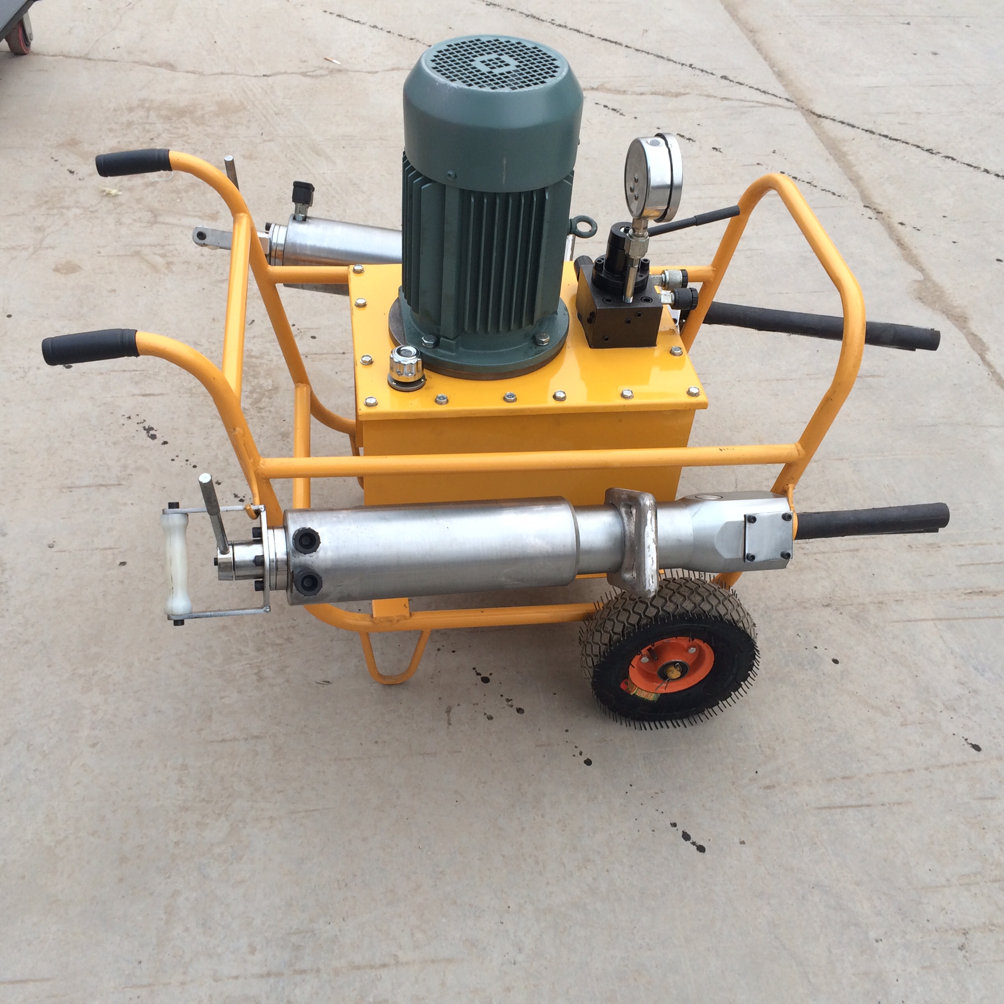 岩石劈裂机 四川小型劈裂机 矿山开采劈石器