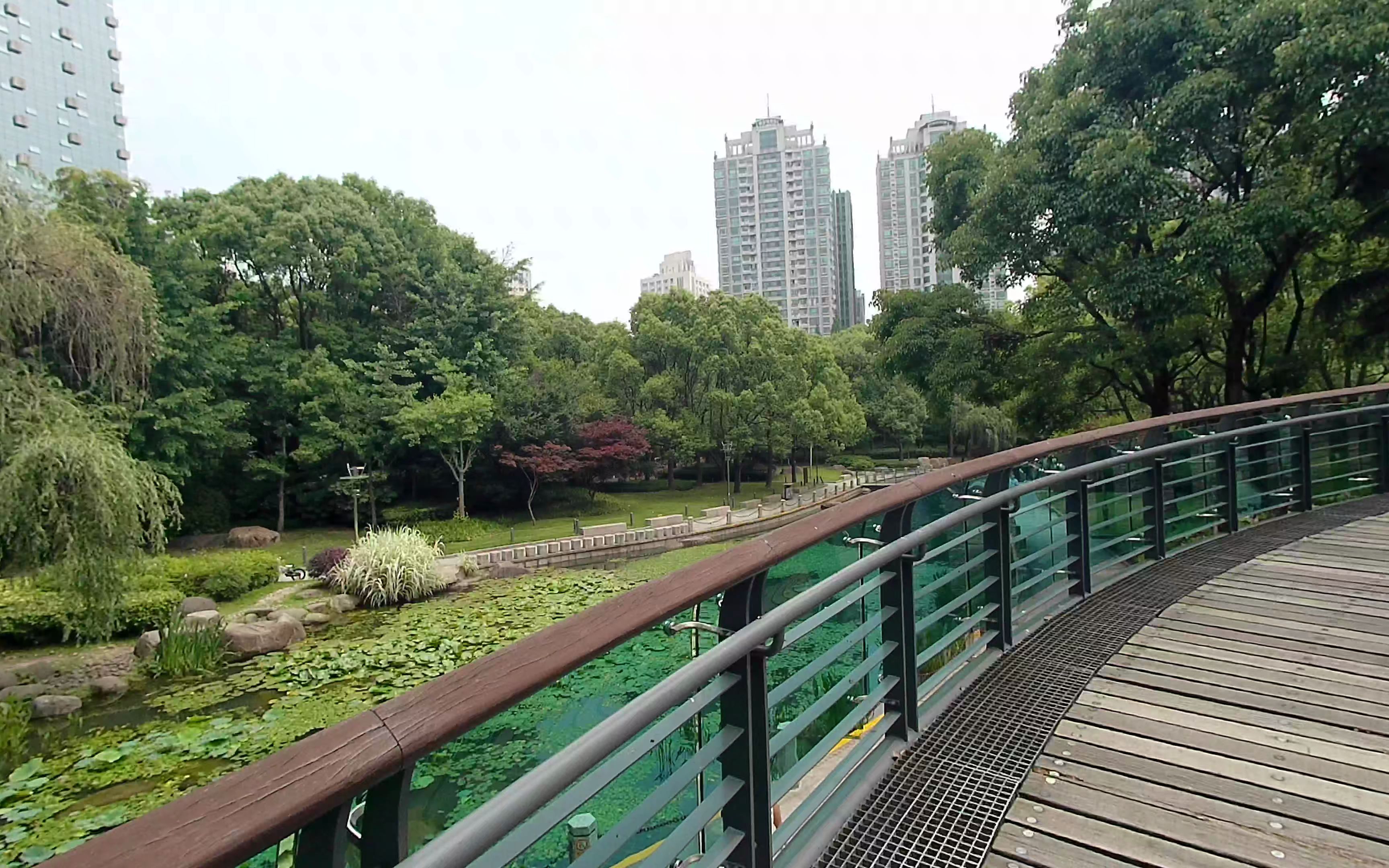 【漫步上海】徐家汇公园天桥(上海疫情后第一天2022年6月1日)
