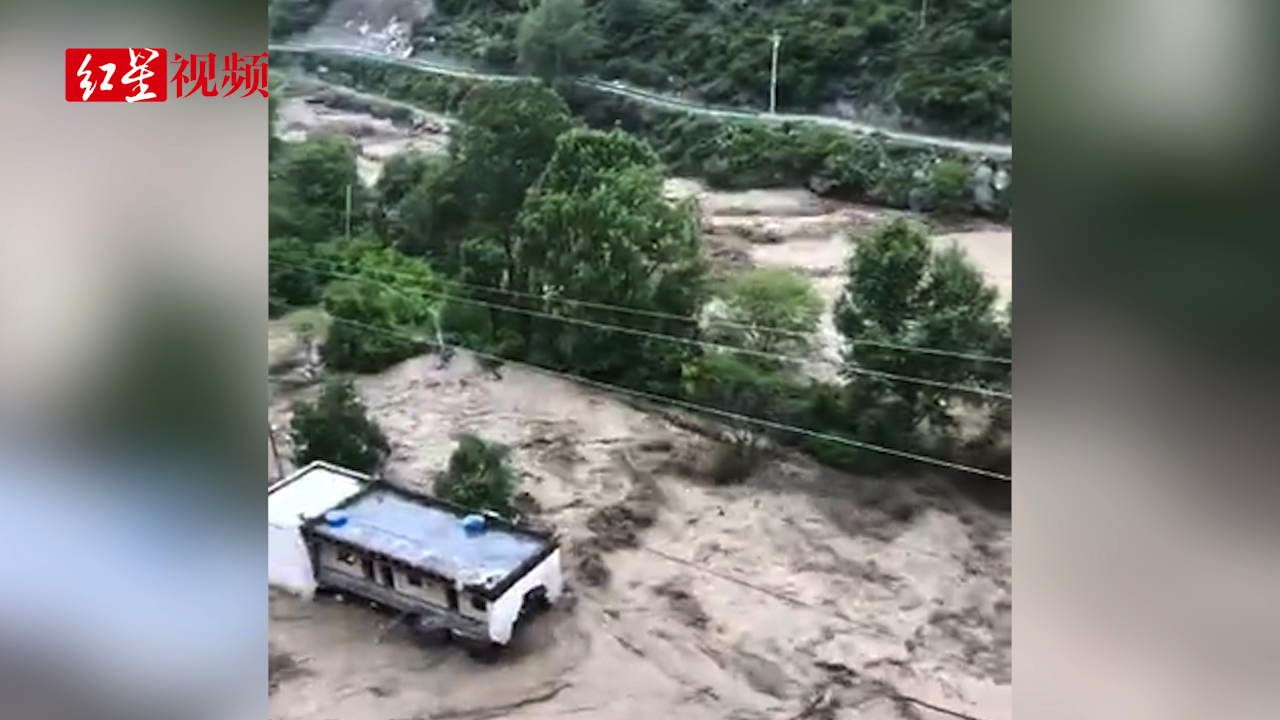 甘孜丹巴发生泥石流致堰塞湖1人失联 当地己疏散5800余人哔哩哔哩bilibili