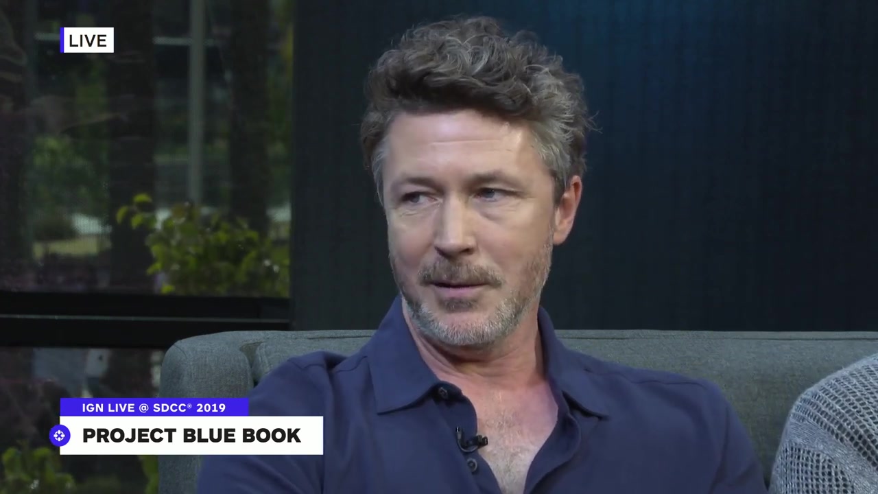 [图]Identifying UFOs With Project Blue Book’s Cast - Comic Con 2019