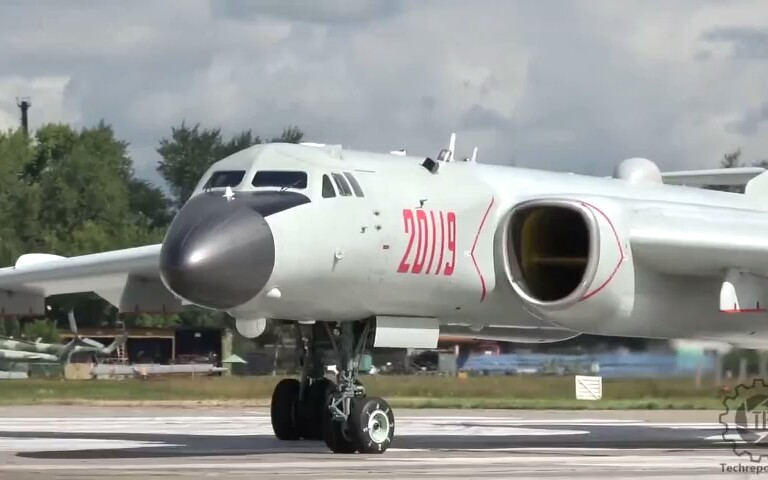 俄网友实拍轰6k和图22m3同角度起飞和降落,哪个更厉害?