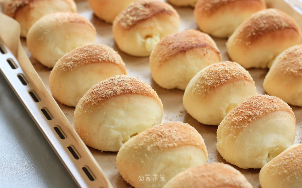 听着杰伦的新歌,做着最爱么一口芝士面包