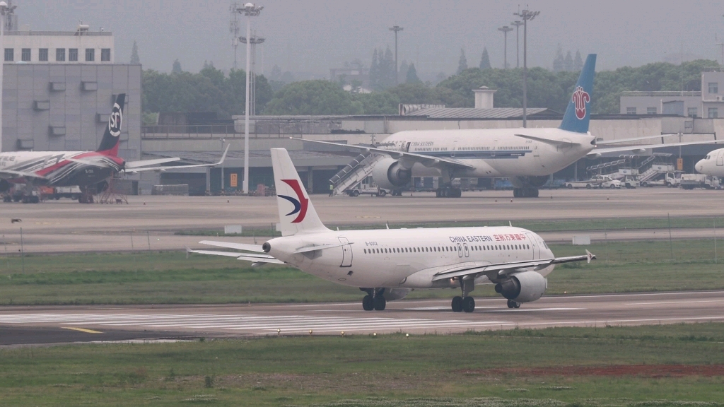 东航空客a320起飞