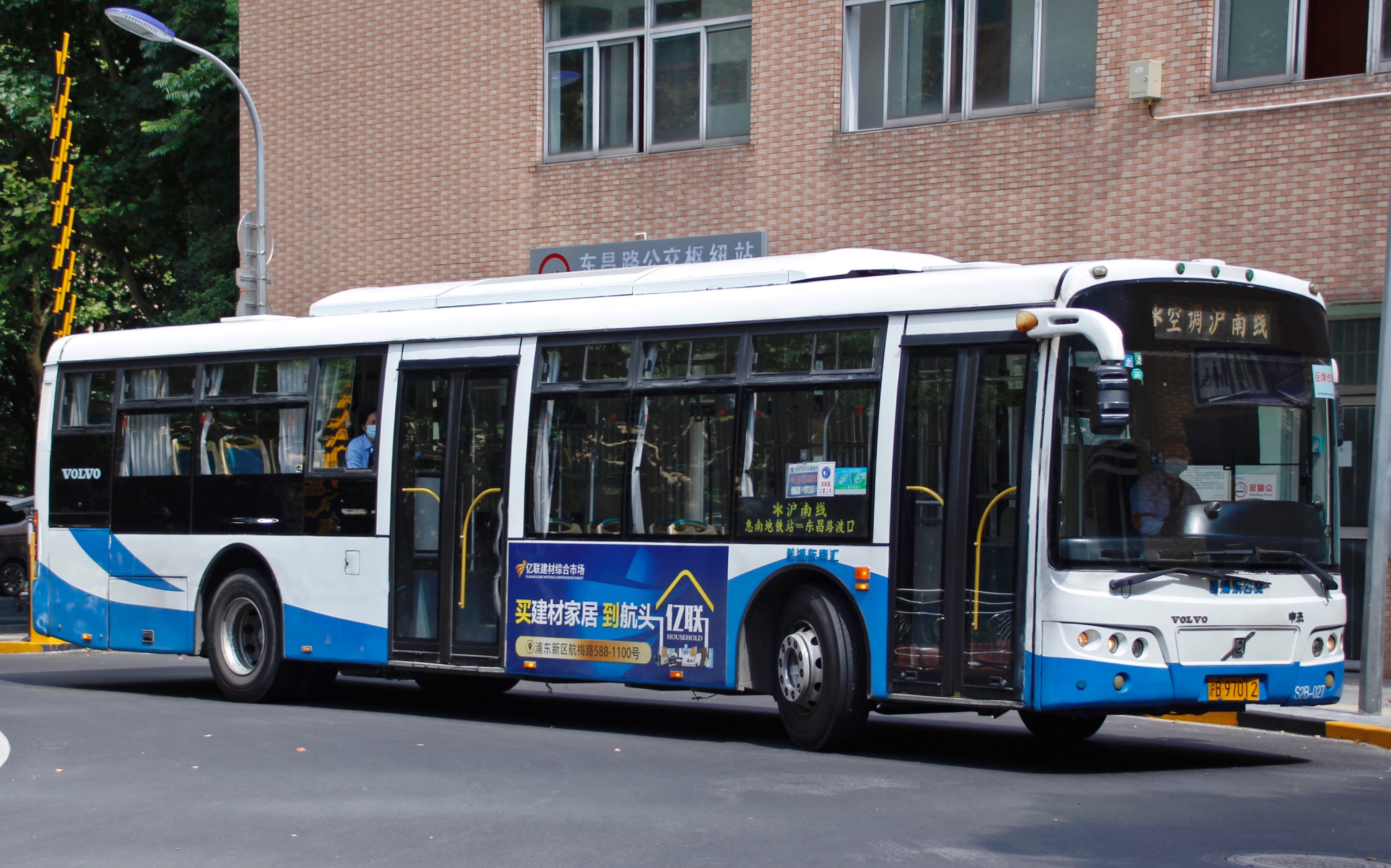 浦东公交沃尔沃b7rle走行音