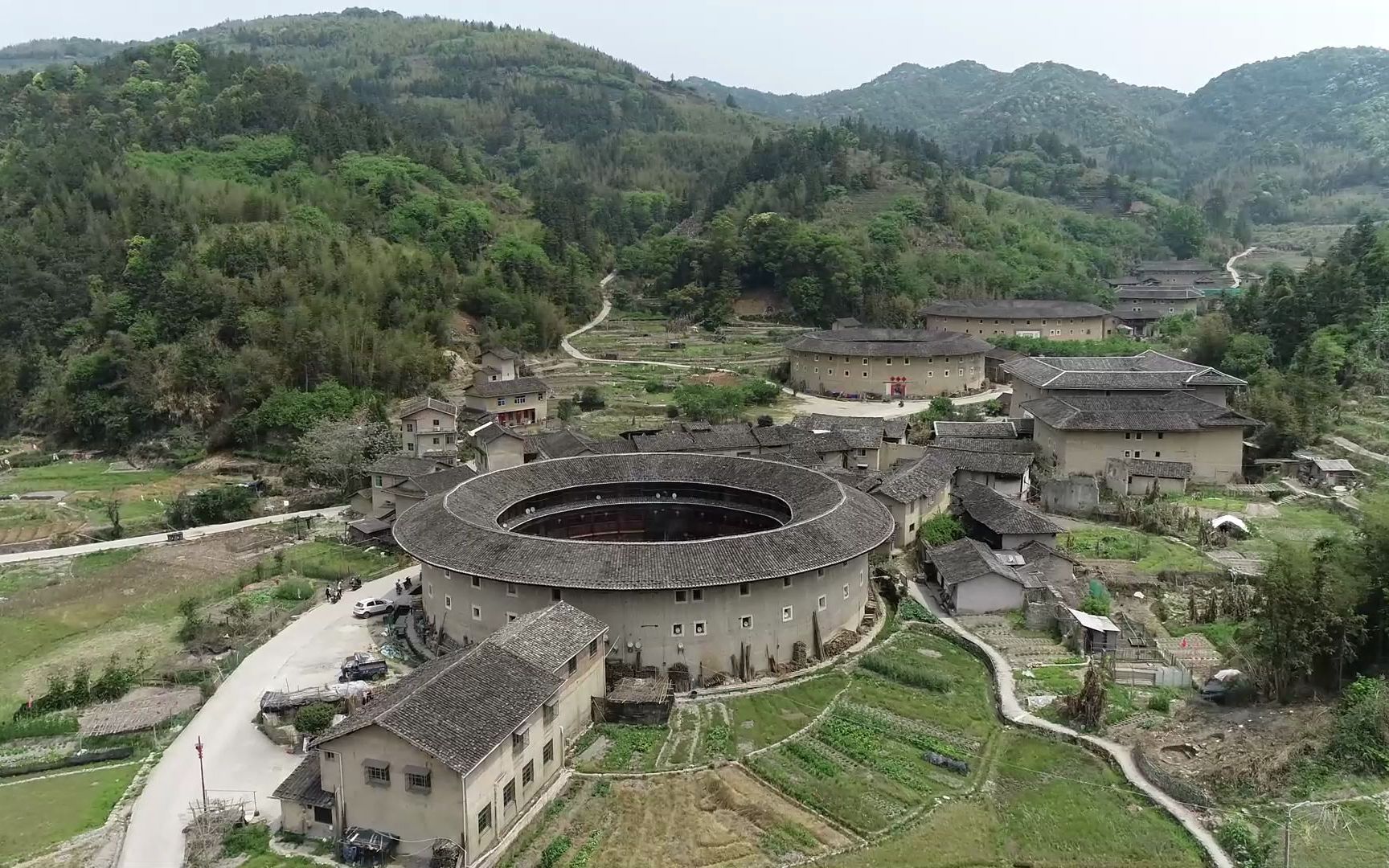 [图]最美福建航拍永定土楼