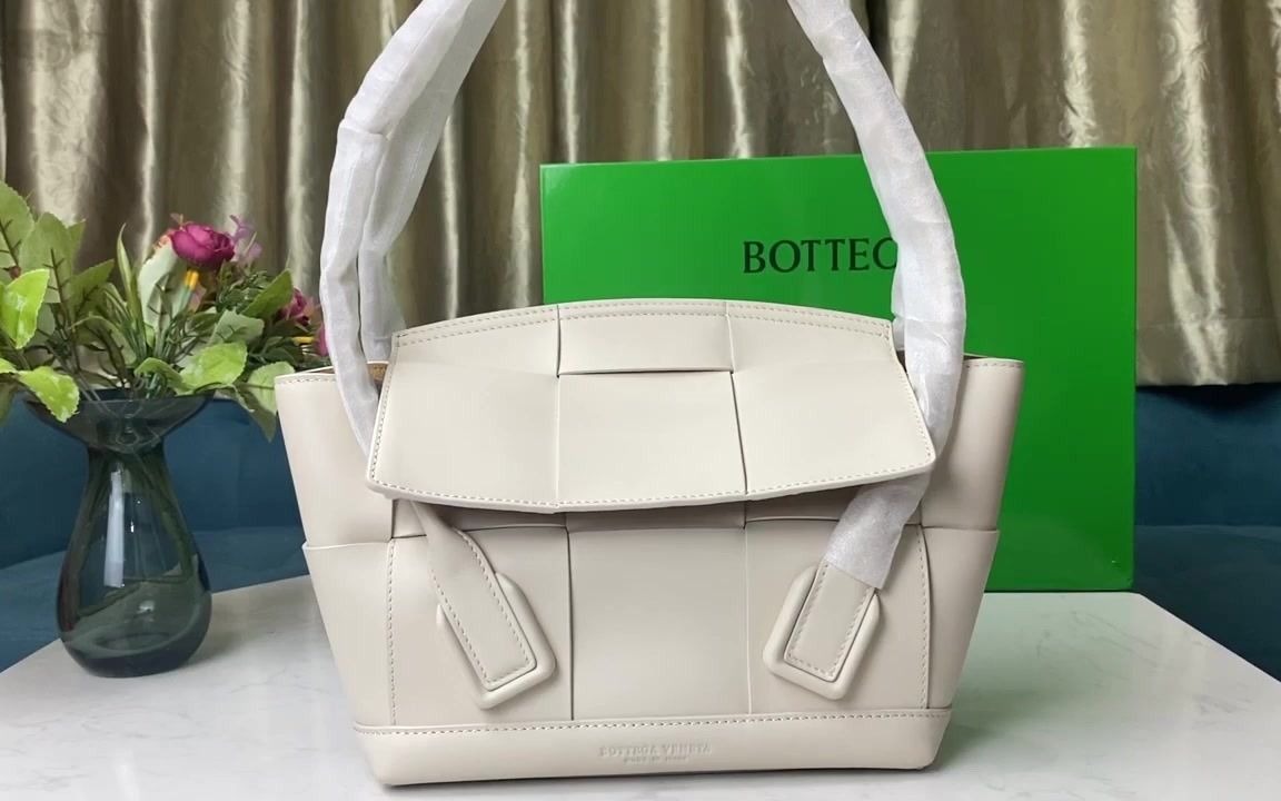 bv arco33 手提包小號白色開箱測評