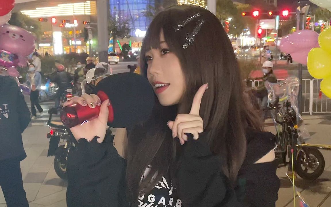 街头!女孩唱《禁忌的边界线》giligili爱,路人竟然被"洗脑"了?