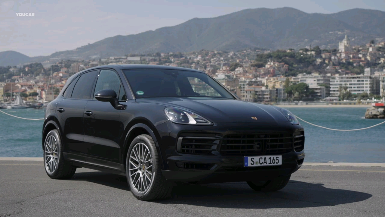 the new 2022 porsche cayenne platinum edition – interior and