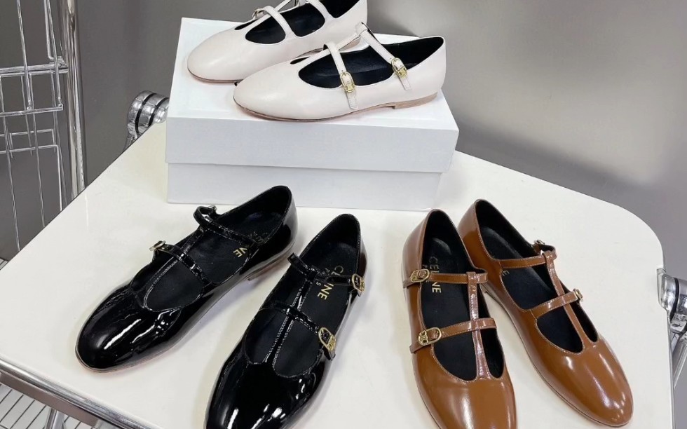 celine赛琳2023春夏新款凯旋门皮带扣复古玛丽珍浅口平底单鞋女鞋