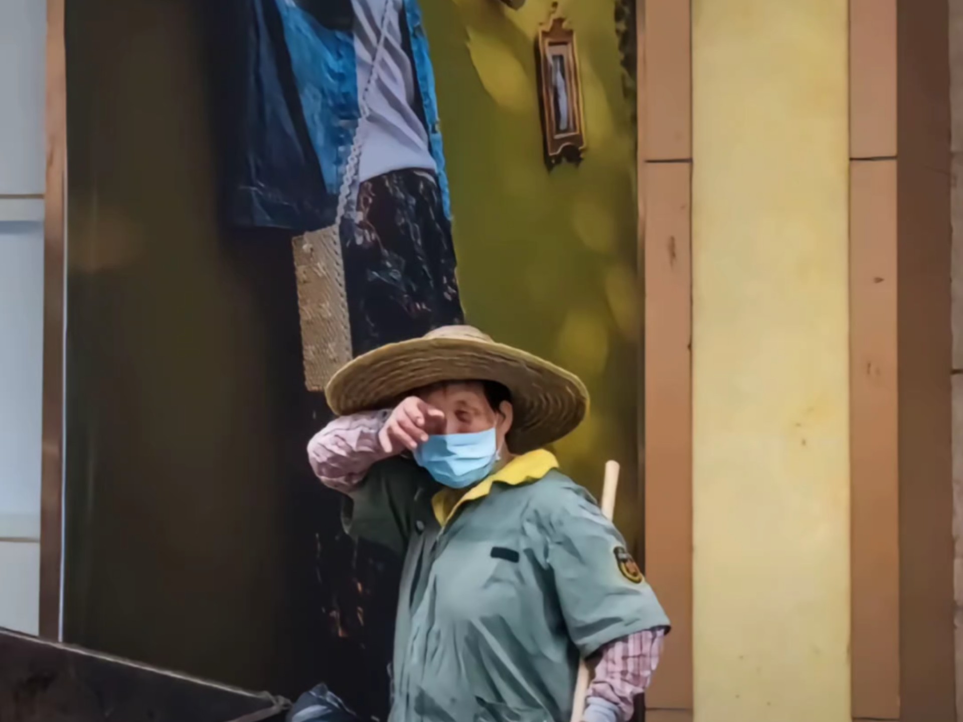 没想到是张内容大于构图的照片