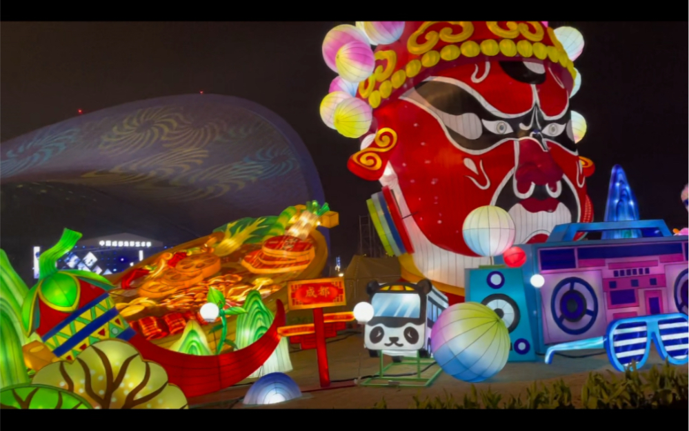 踩雷了成都光影艺术季露天音乐公园灯会.票价49.