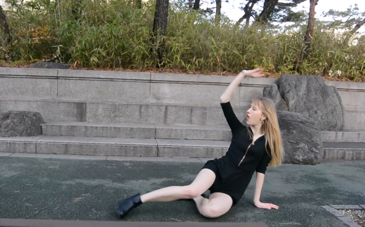 英格兰长腿美女 amy j 性感舞蹈模仿 sunmi《siren》_哔哩哔哩 (゜-゜