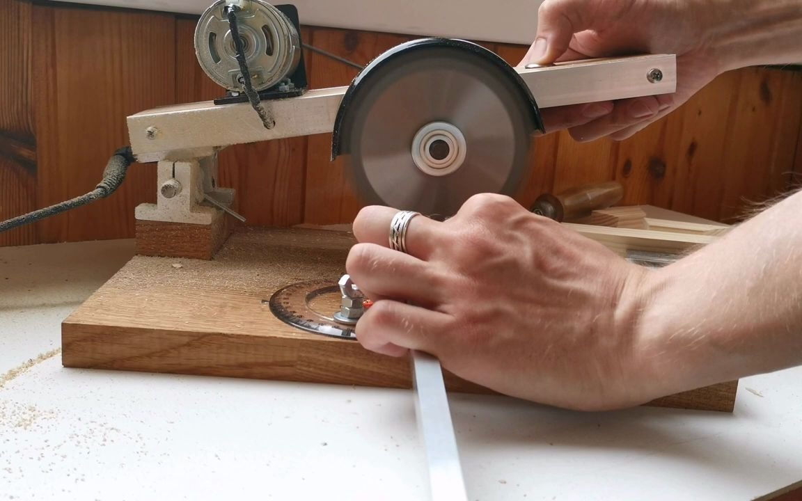 如果diy自制家用桌面型木头切割机