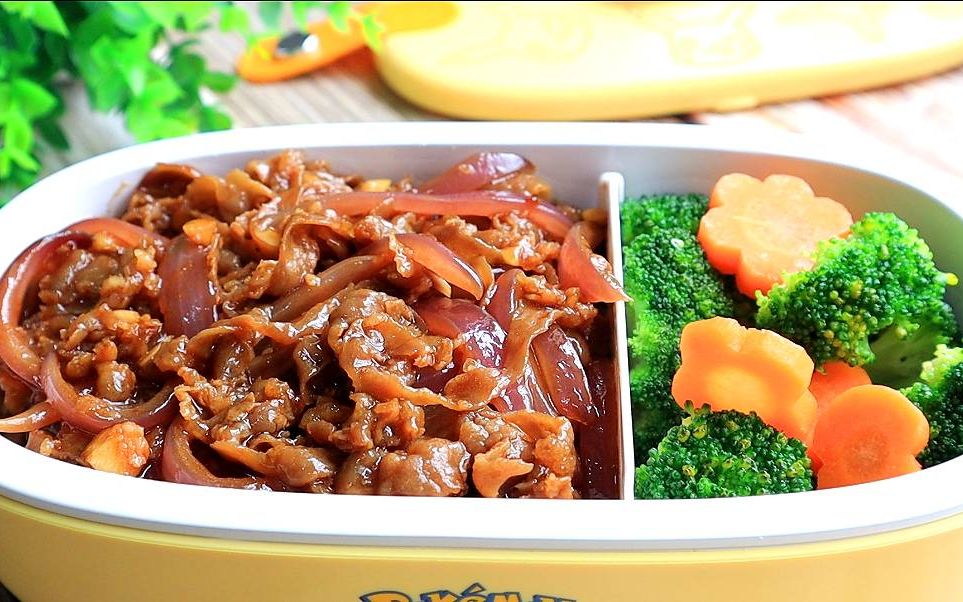 【肥牛饭便当】鲜香滑嫩,肉多料足,看着就很好吃!