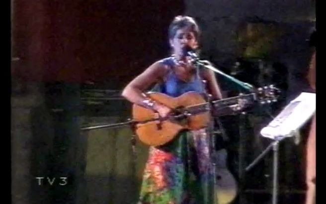 [图]Joan Baez Live in Turkey # 4 'No Woman No Cry'