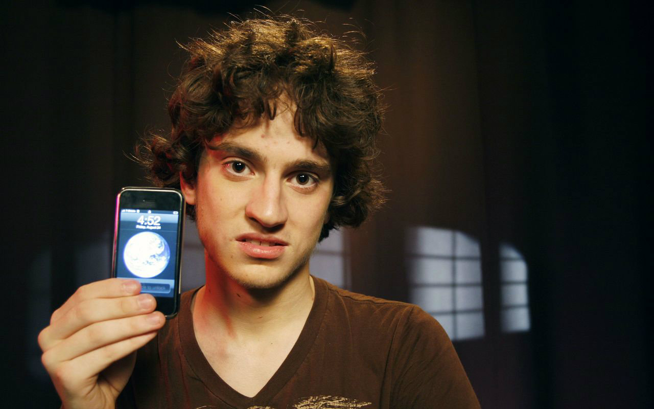 26岁天才 - 乔治霍兹建无人汽车