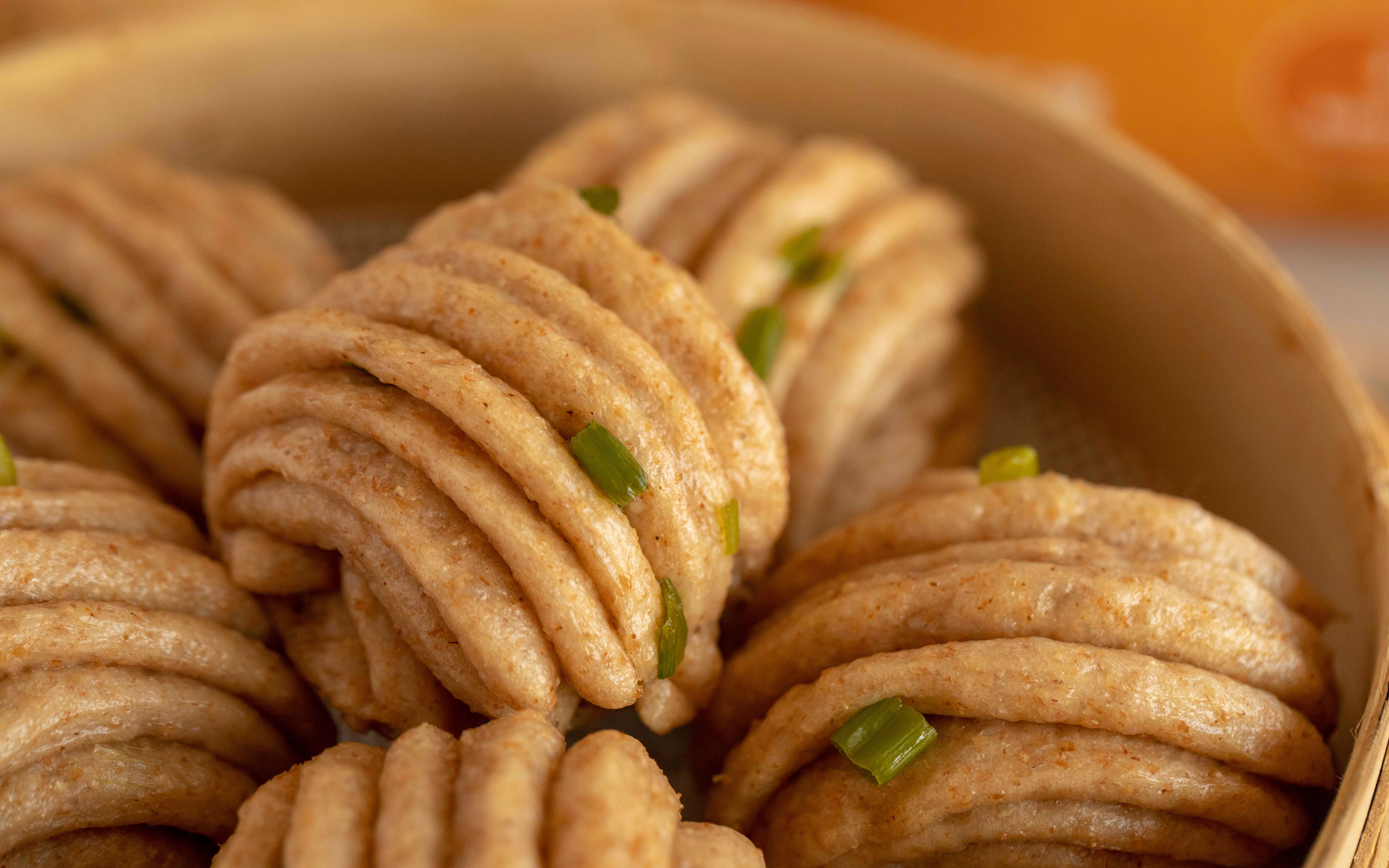 【 全麦葱花卷】早餐界的常青树,我爸一次吃10个,一双筷子就能做_哔哩